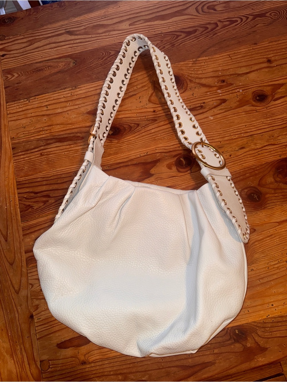 Maxx New York white hobo bag. Grommet strap - so rockstar ⭐️
